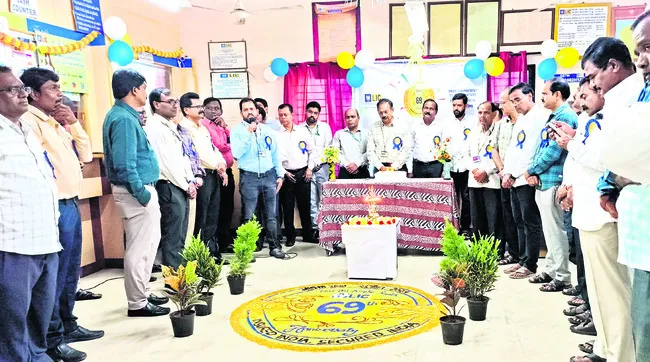 ‘దేశాభివృద్ధిలో ఎల్ఐసీ పాలసీదారులు’
