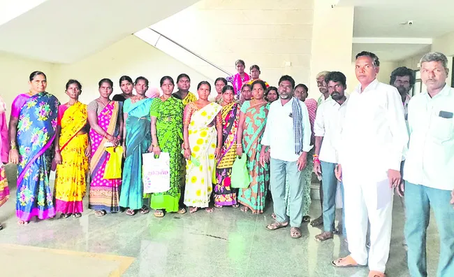 హెల్ప్డెస్క్కు 65 వినతులు