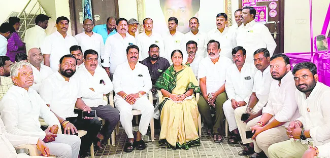 ఆ రెండు పార్టీలు కుమ్మక్కు