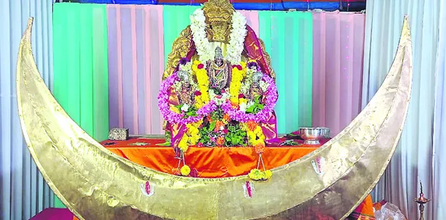 చంద్రప్రభ వాహనంపై శ్రీరంగనాథుడు