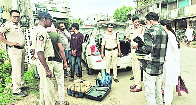 జిల్లా కేంద్రంలో గంజాయి కలకలం