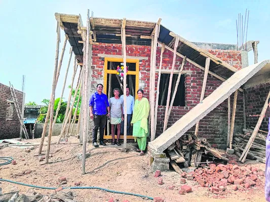 ఇందిరమ్మ ఇళ్ల నిర్మాణంలో వేగం