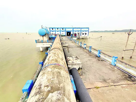 భగీరథ బురద నీరు