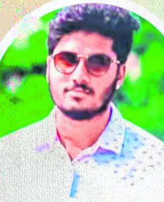 పింఛను సొమ్ముతో ఉడాయించిన ఉద్యోగి