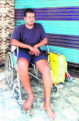 అయినవాళ్లే ఆదరించకపోతే..!