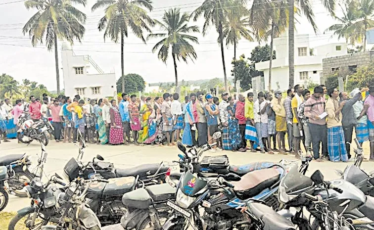 Farmers Protest For Urea: Andhra pradesh