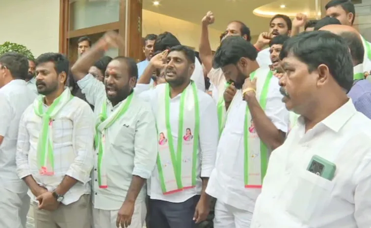 Mlc Kavitha Suspension: Jagruti activists warn BRS leaders