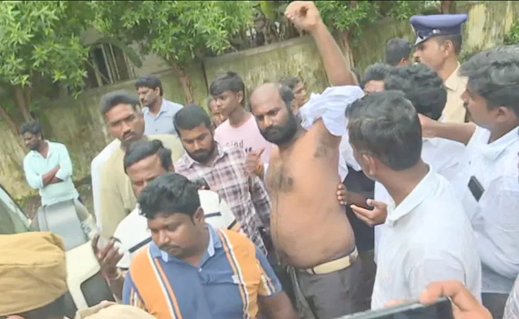 దెందులూరులో టీడీపీ నేతల గూండా గిరి