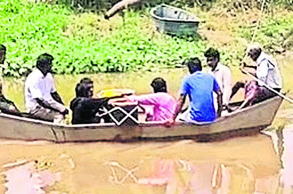 విద్యుత్‌ ఉద్యోగుల దీక్షలు  
