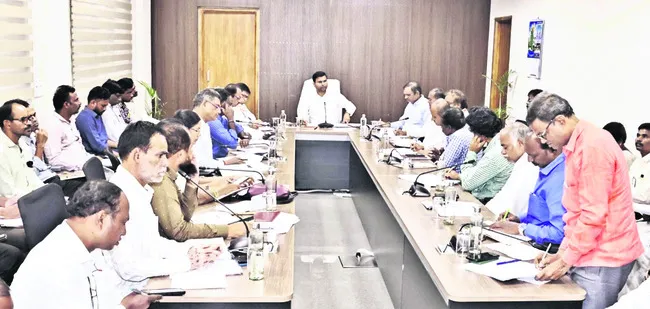 పారదర్శకంగా పత్తి కొనుగోలు: కలెక్టర్
