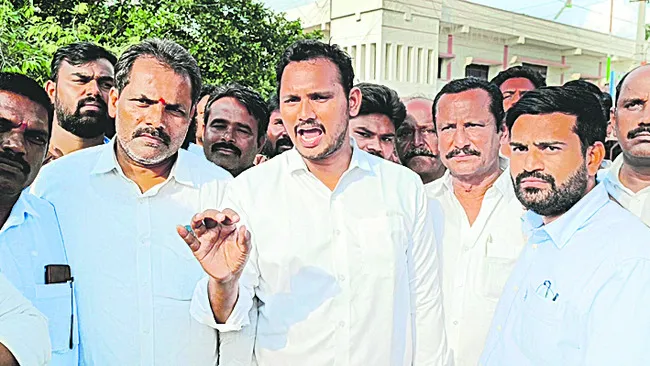 ప్రజాస్వామ్యానికి విఘాతం 