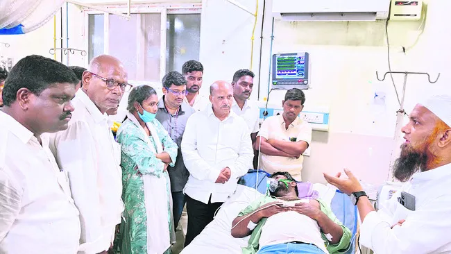 ఆత్మహత్యలు జరిగితేనే జీతాలు వేస్తారా