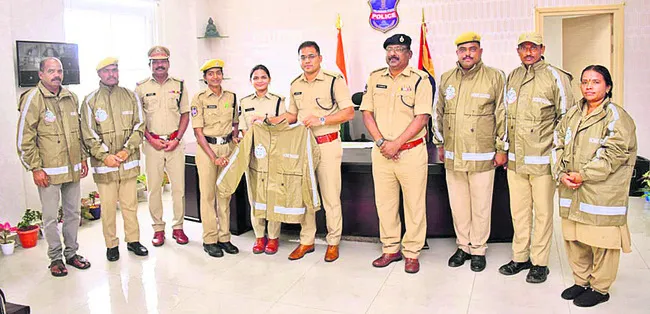 హోంగార్డులు క్రమశిక్షణతో పనిచేయాలి
