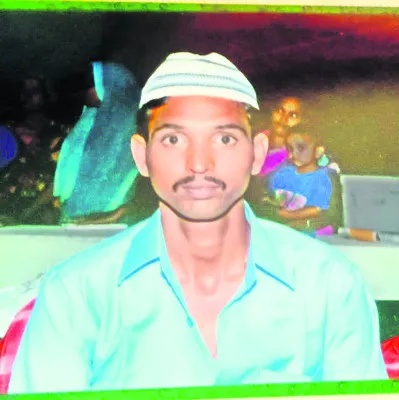యువకుడి దుర్మరణం