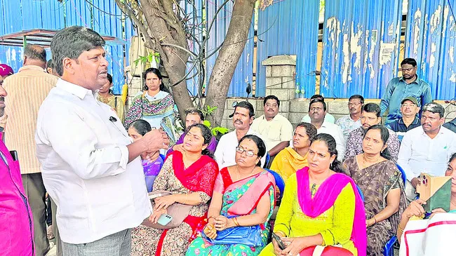 ఈ–సేవ ఉద్యోగుల నిరసన