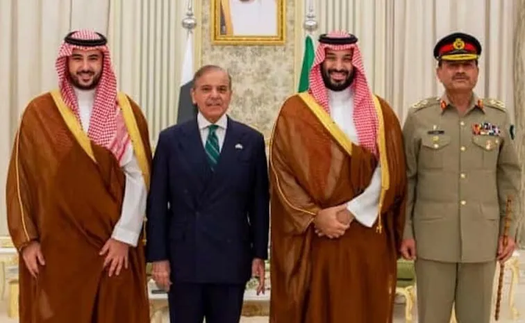 Pakistan Khawaja Asif Sensational Comments On India