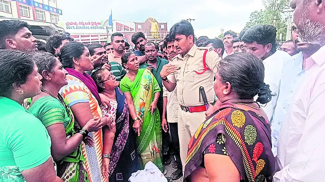 మృతదేహంతో ఆందోళన