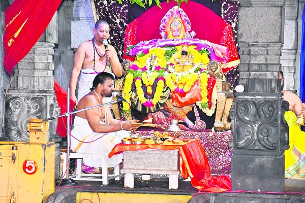 తహసీల్దార్ కార్యాలయం తనిఖీ
