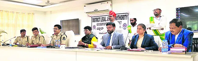చట్టపరమైన పరిజ్ఞానం అవసరం