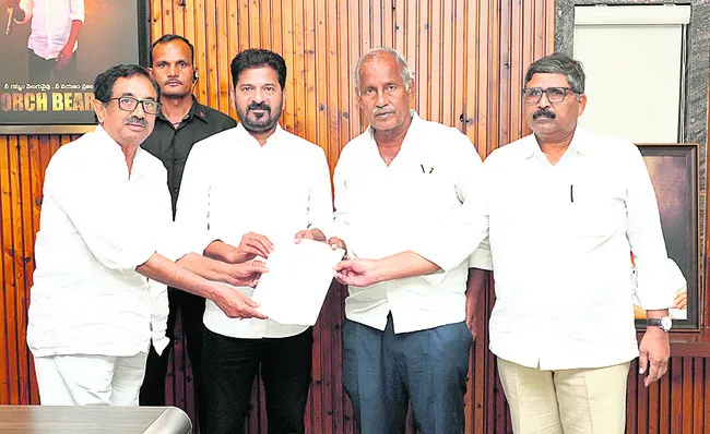 లాభాల వాటా ప్రకటించాలి