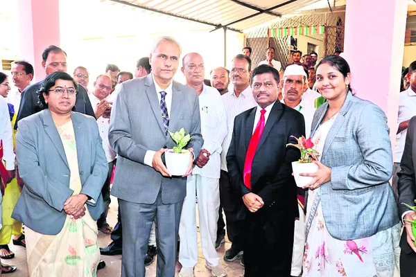 కేసులు త్వరగా పరిష్కరించాలి