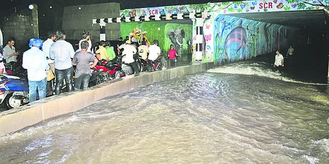 పరిష్కార మార్గాలపై దృష్టి పెట్టని పాలకులు