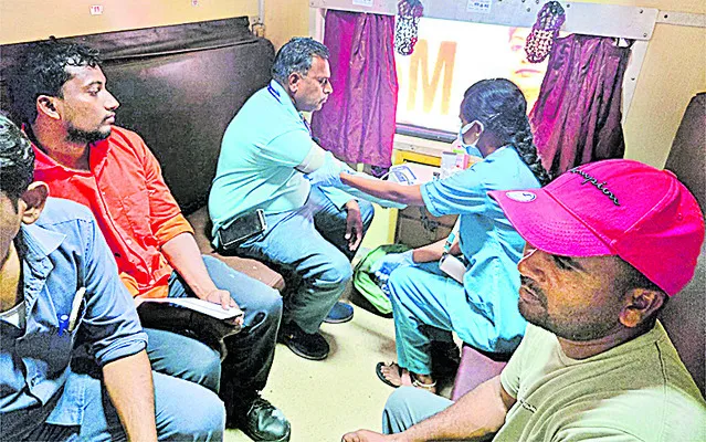 హెల్త్ ఆన్ వీల్స్ రైలులో రెండవ విడత వైద్య పరీక్షలు
