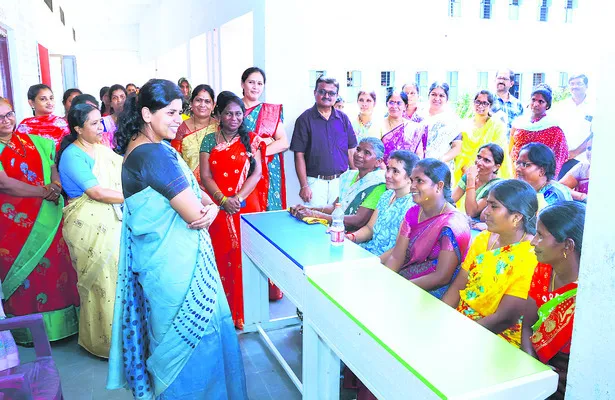నాణ్యమైన విద్యనందించాలి
