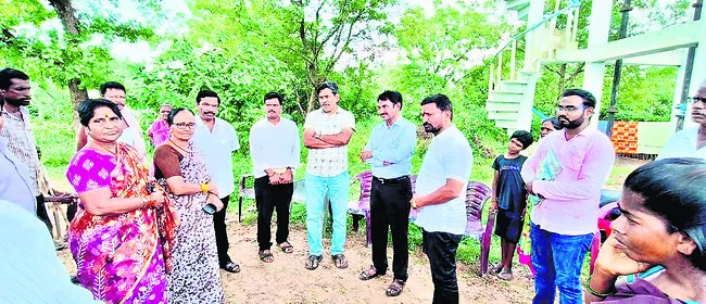 విద్యుత్ లైన్ల ఏర్పాటుపై పరిశీలన
