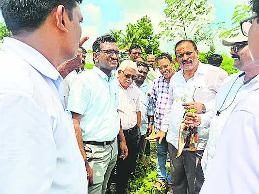 సంక్షేమ పథకాలను సద్వినియోగించుకోవాలి