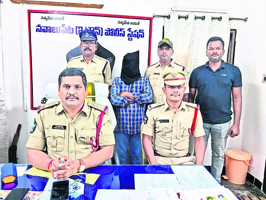 సెల్ఫోన్ దొంగల అరెస్ట్