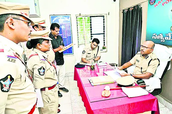 ఆదర్శప్రాయుడు అల్లూరి