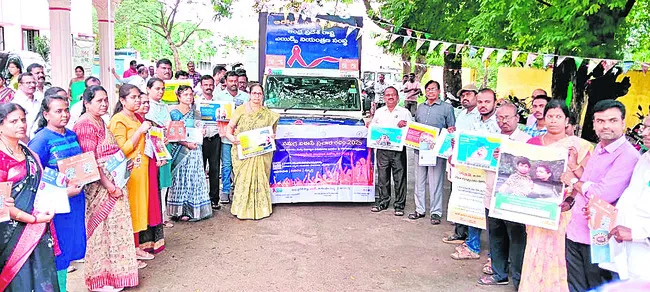 ప్రచార వాహనం ప్రారంభం 