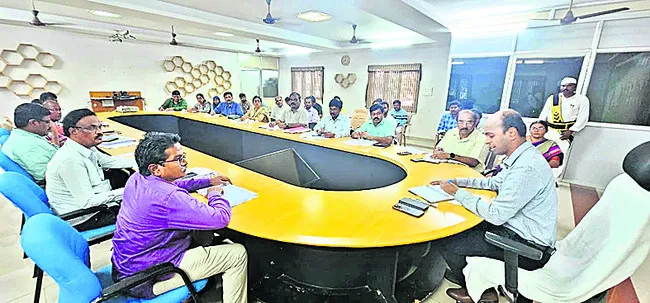 త్వరితగతిన పనులు పూర్తి చేయాలి