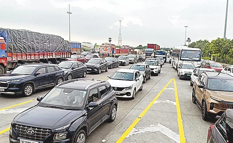 Dasara Festival Rush At Panthangi Toll Plaza