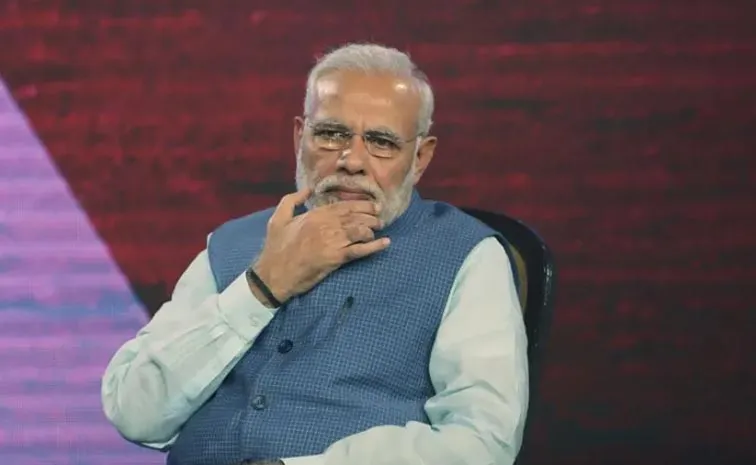 Congress Leaders Satirical Comments On PM Modi Over H1B Issue