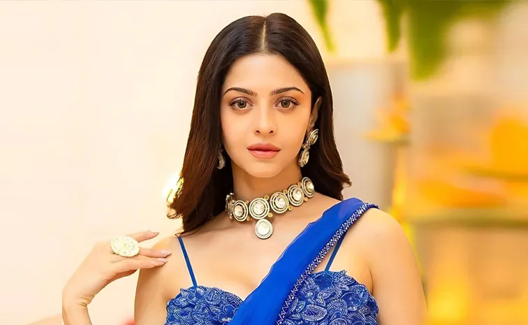 Actress Vedhika Angry on Negative Comments
