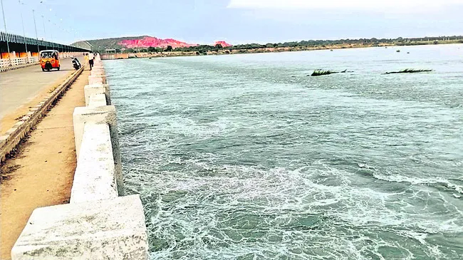 సోమశిలకు 37,750 క్యూసెక్కుల వరద 
