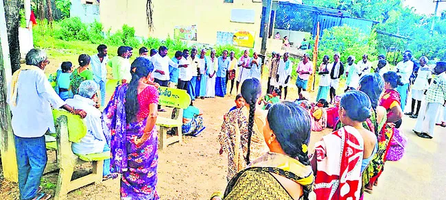హామీలను నెరవేర్చాలి