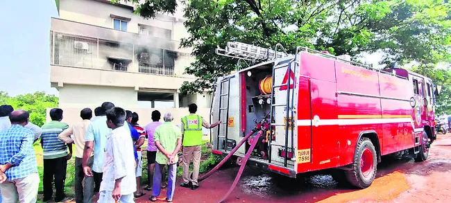 హైఓల్టేజీతో అగ్నిప్రమాదం..
