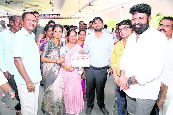 రక్తదానానికి ప్రజలు ముందుకురావాలి