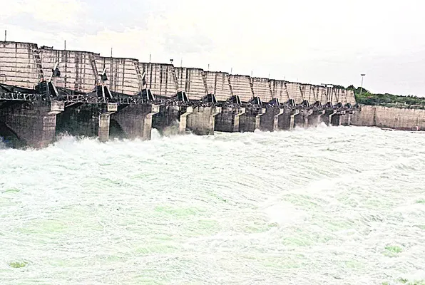 పులిచింతలకు 3,37,264 క్యూసెక్కులు విడుదల 