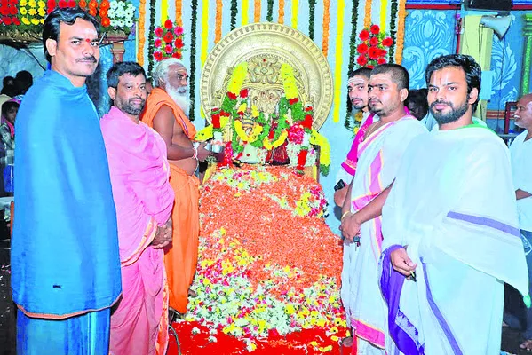 చెర్వుగట్టు క్షేత్రంలో లక్ష పుష్పార్చన
