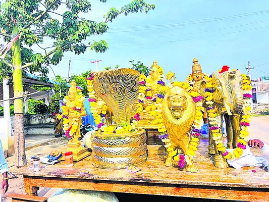 అష్టభుజ స్వామికి పదకొండు వాహనాలు..
