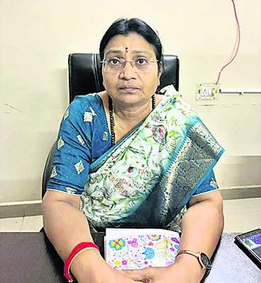 ఏరియా ఆస్పత్రులు, పీహెచ్‌సీల్లో ప్రత్యేక వైద్య శిబిరాలు