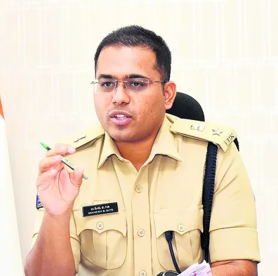 పకడ్బందీగా పెట్రోలింగ్‌