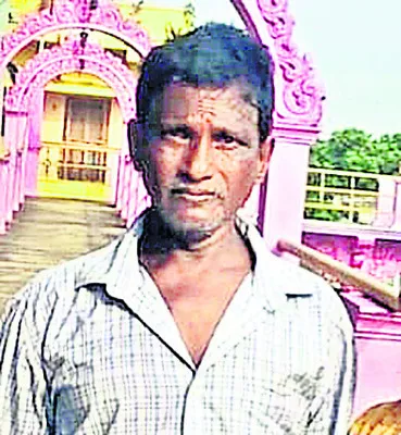 వరి పొలంలో మృతదేహం లభ్యం 