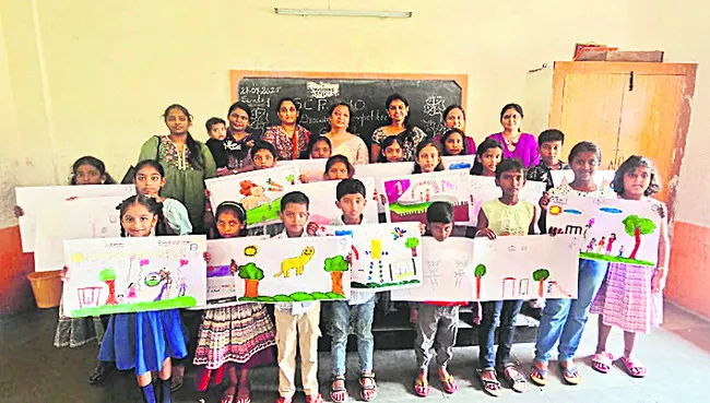విద్యార్థులకు వ్యాసరచన, డ్రాయింగ్‌ పోటీలు 