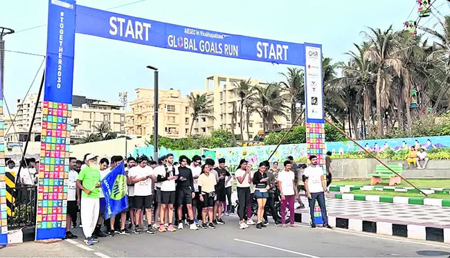 ఉత్సాహంగా గ్లోబల్‌ గోల్స్‌ రన్‌ 
