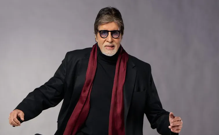 Amitabh Bachchan Distributes Helmets To Fans Outside His Residence